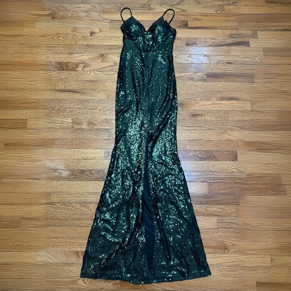 Windsor Green Sequin Formal Dress